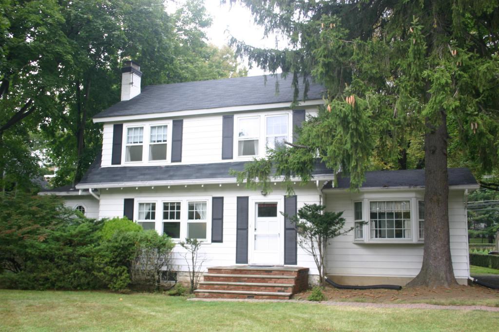 21 IDLEWILD DR