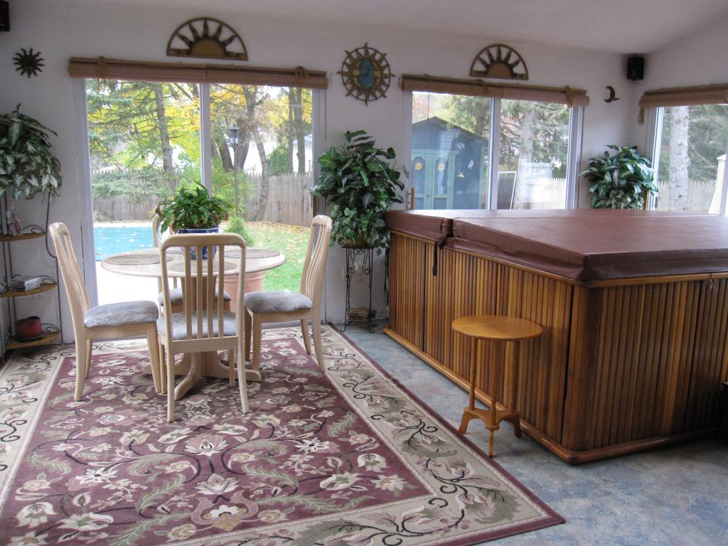 MLS #/Web ID: 2724920