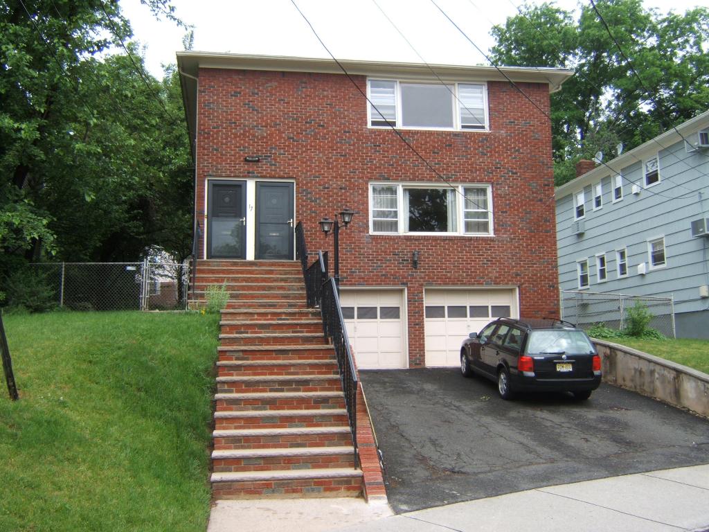 17 Hausmann Ct