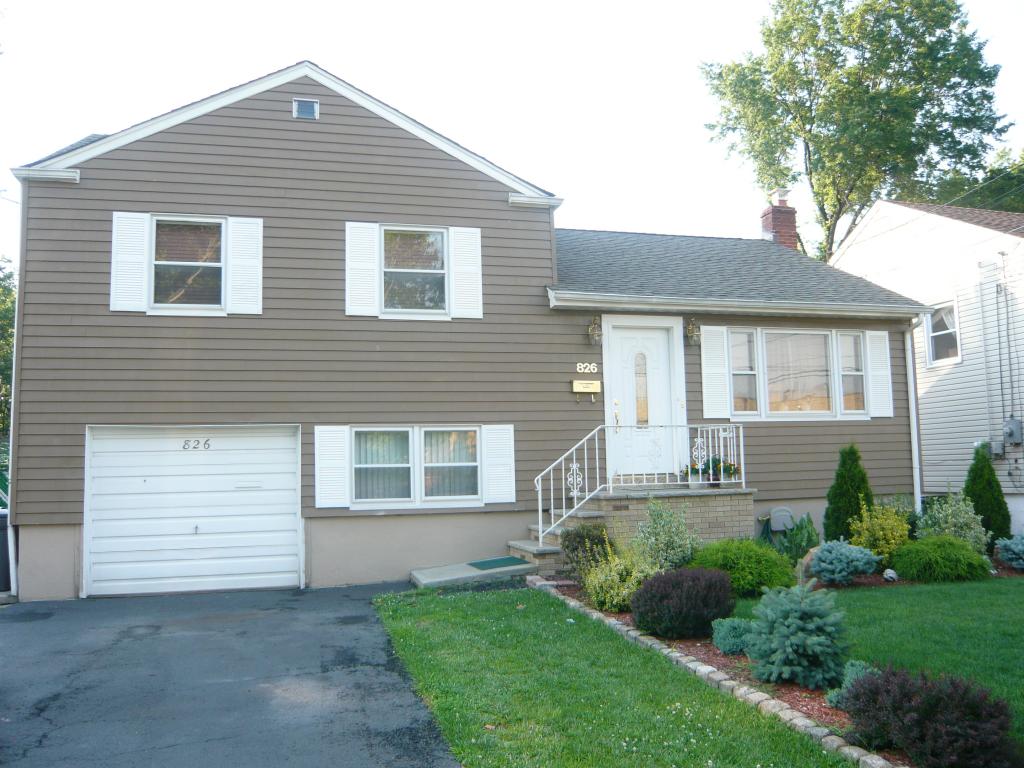 826 LEHIGH AVE