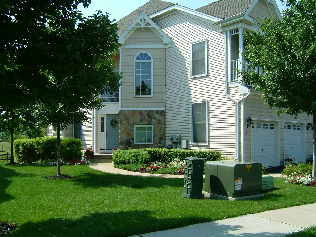 92 S SHORE DR