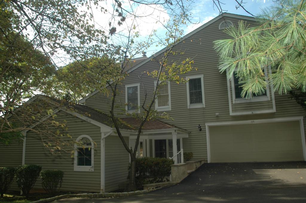 MLS #/Web ID: 2717921