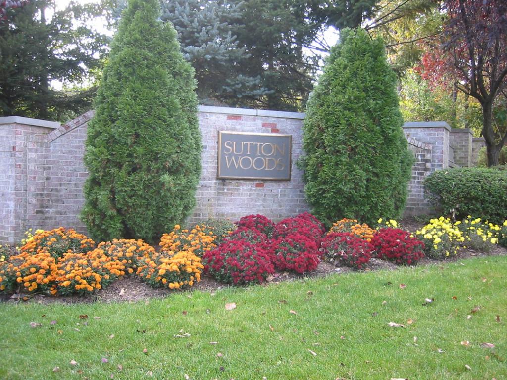 261 RIVEREDGE DR