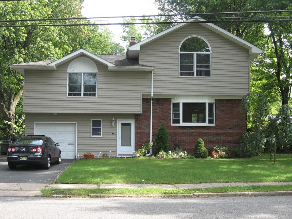 MLS #/Web ID: 2730921