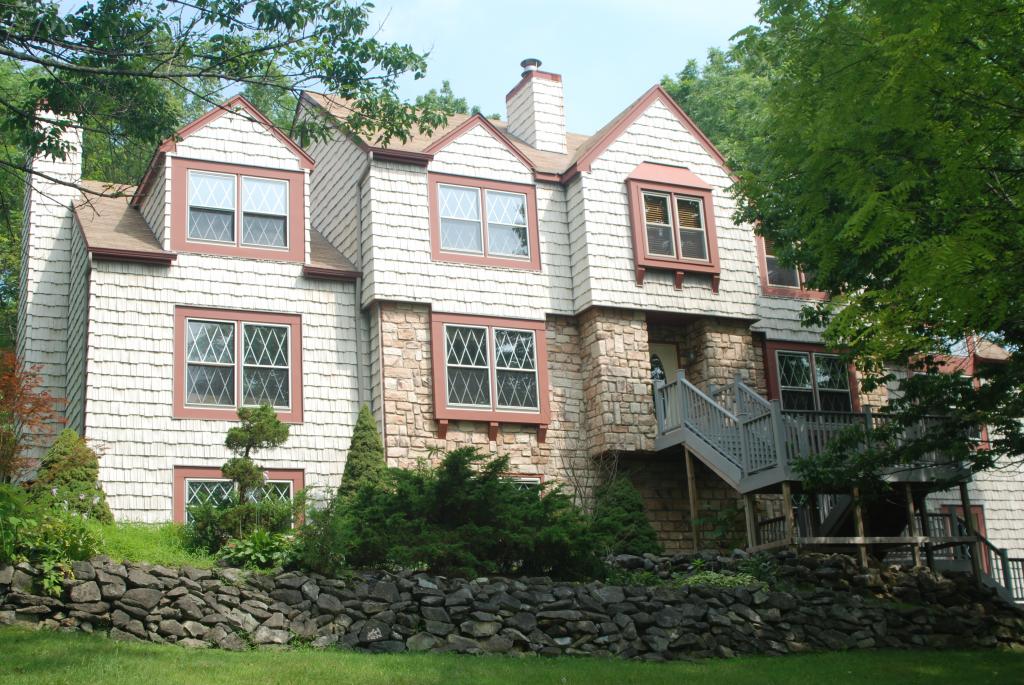 13 Rosewood