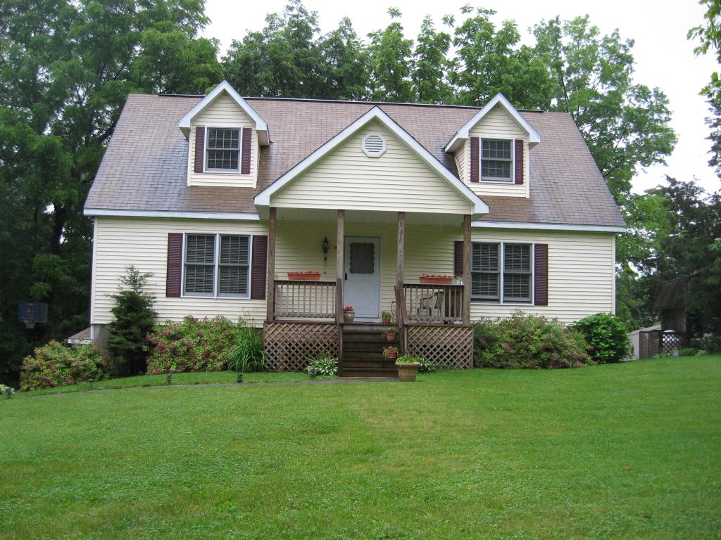 10 Thistle Ave