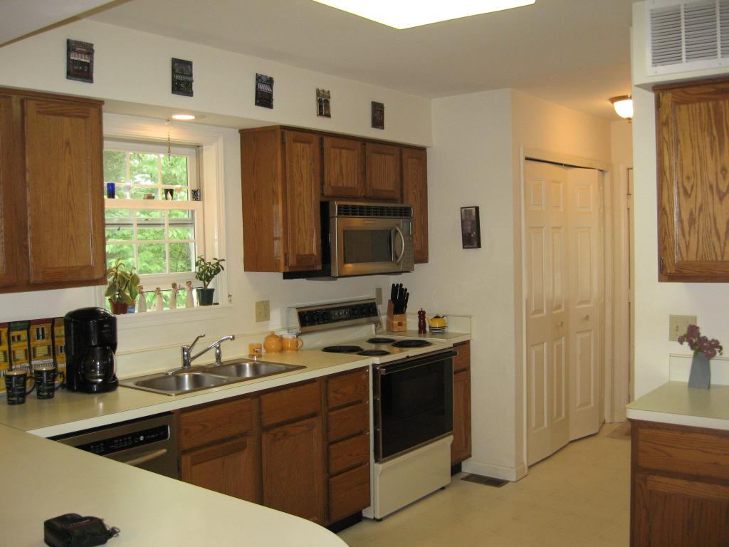 10 Thistle Ave