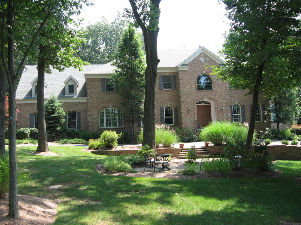 6 JULIANNE WAY