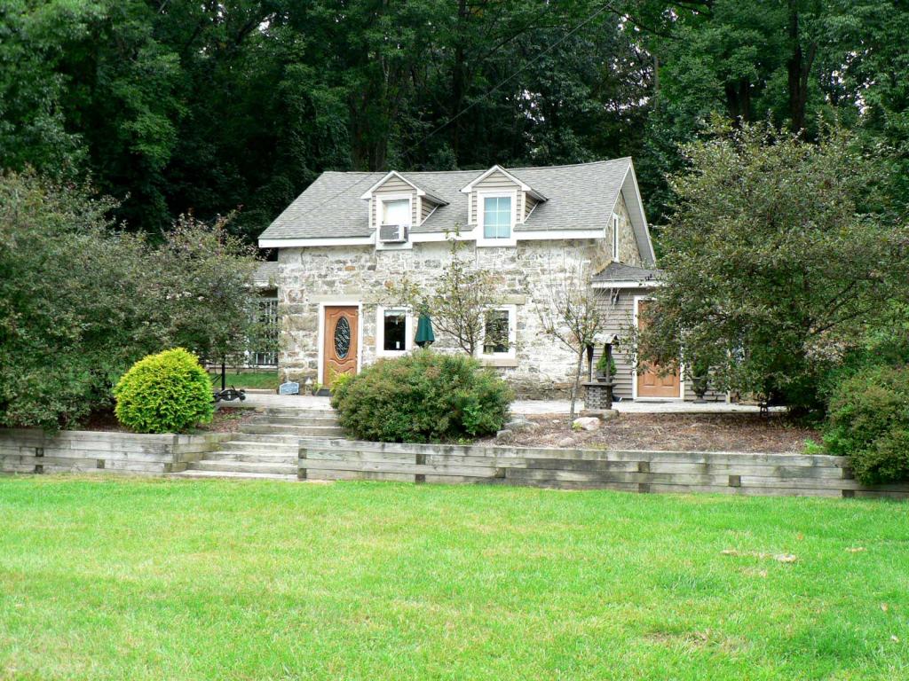 MLS #/Web ID: 2713622
