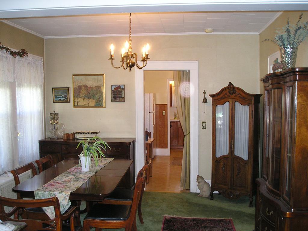 23 W DEWEY AVE