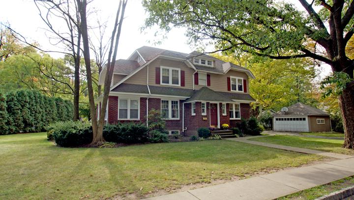 MLS #/Web ID: 2722922