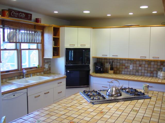 405 CHARLESTOWN RD