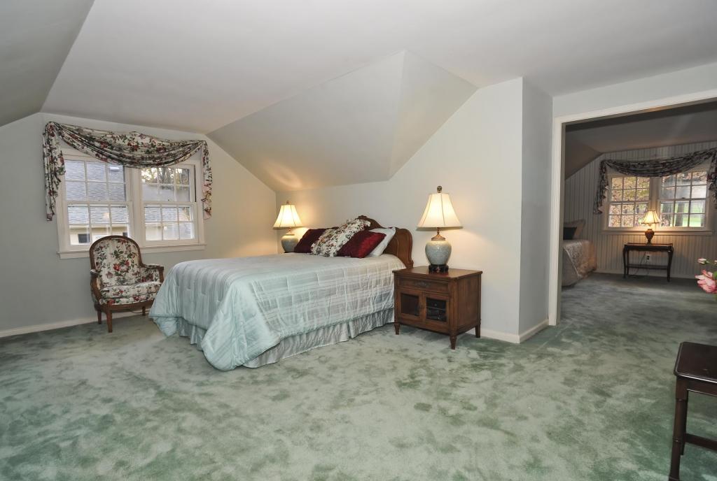 138 CANOE BROOK RD