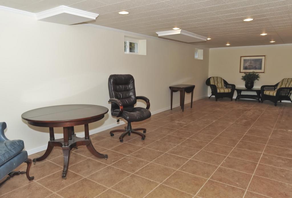 138 CANOE BROOK RD