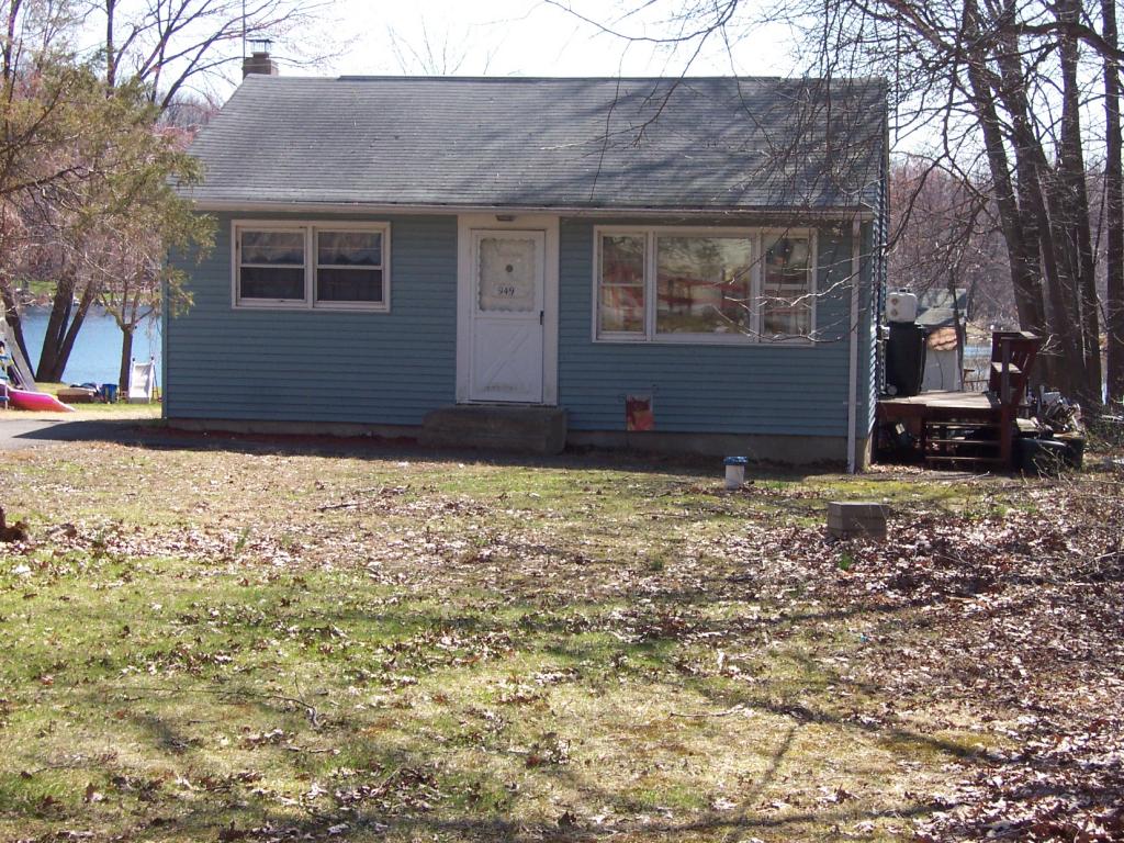 949 PLYMOUTH LAKE DR
