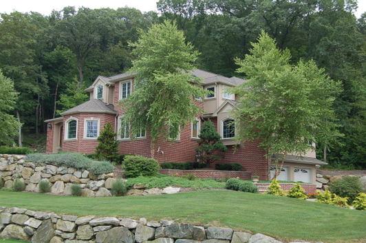 MLS #/Web ID: 2703423