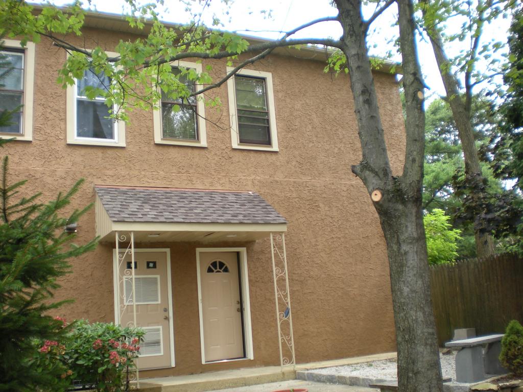 522 Morris Avenue, Rear