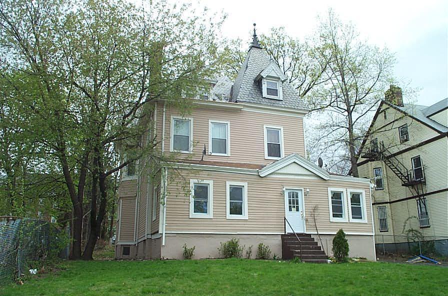 MLS #/Web ID: 2704123