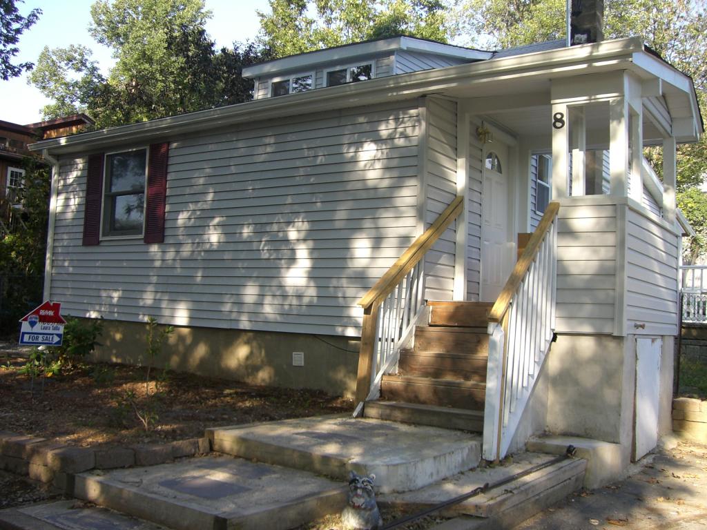 8 ISELIN RD