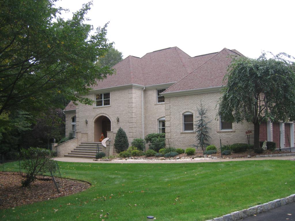 MLS #/Web ID: 2718023