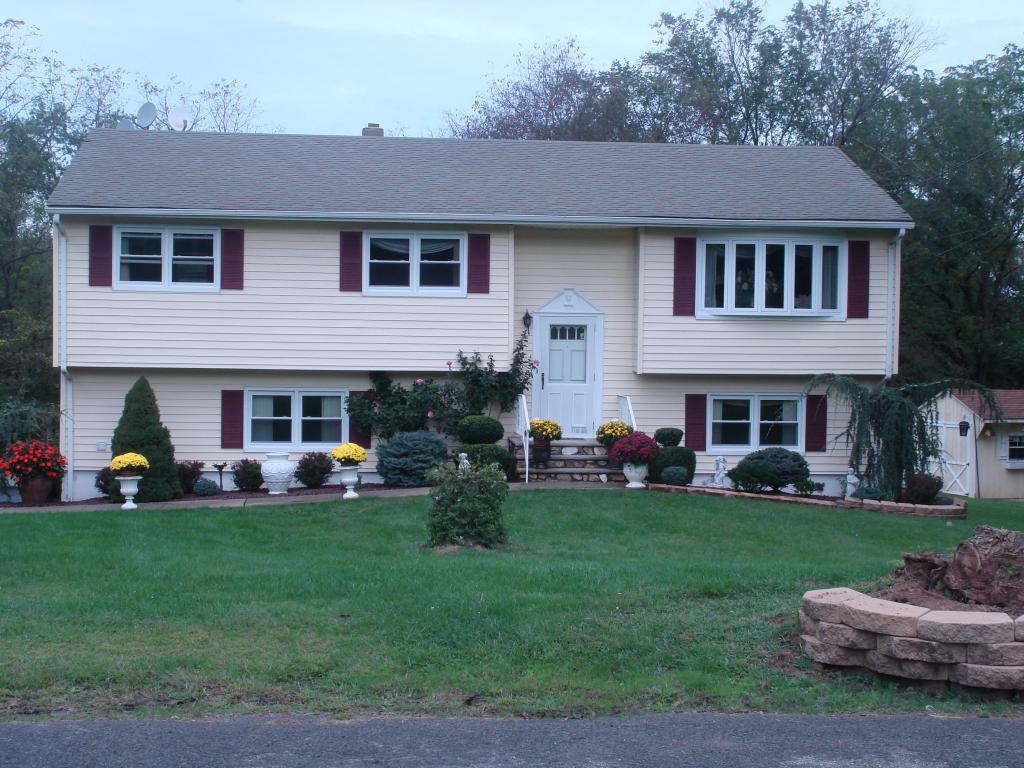 MLS #/Web ID: 2718323
