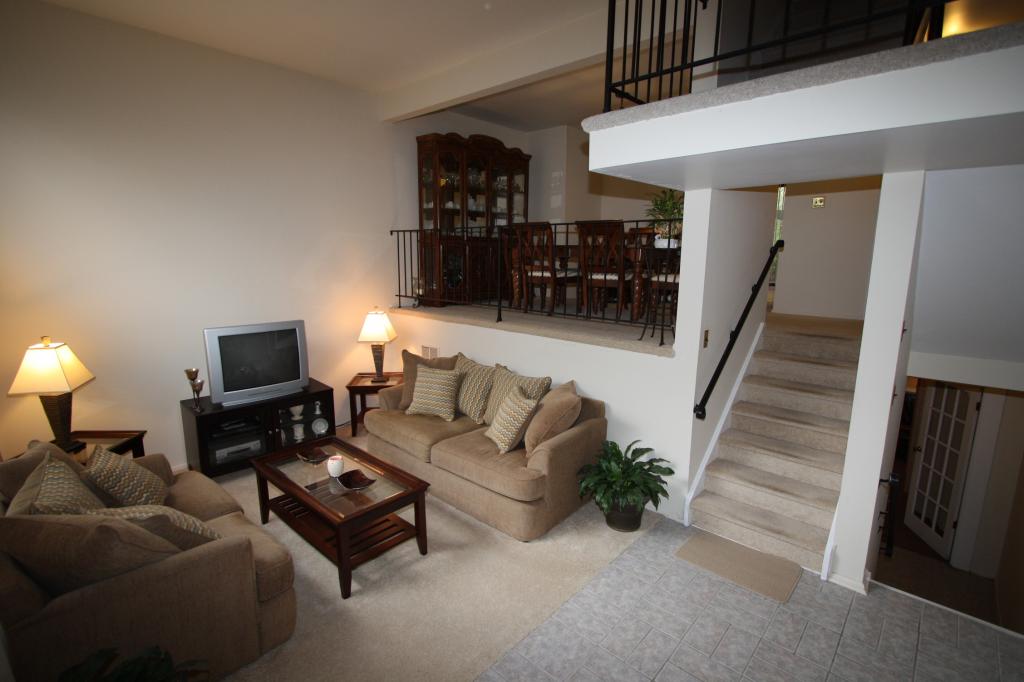 8147 ASHLAND CT