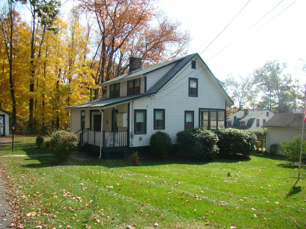 6 LAKEVIEW AVE