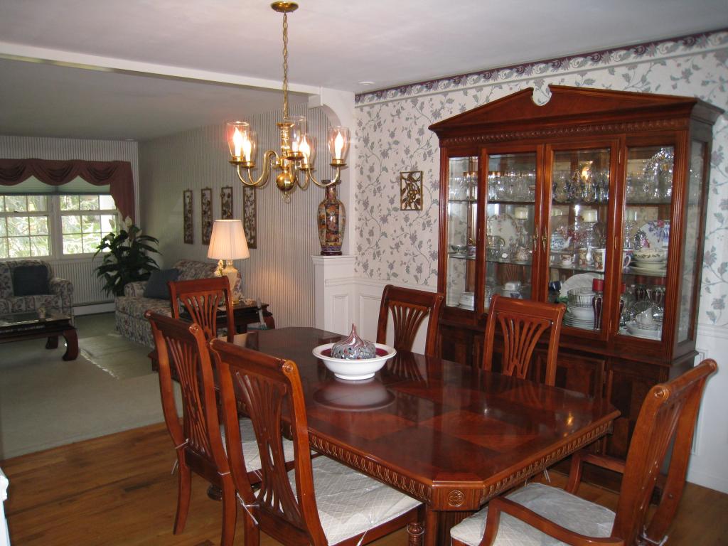4 JOHN CT