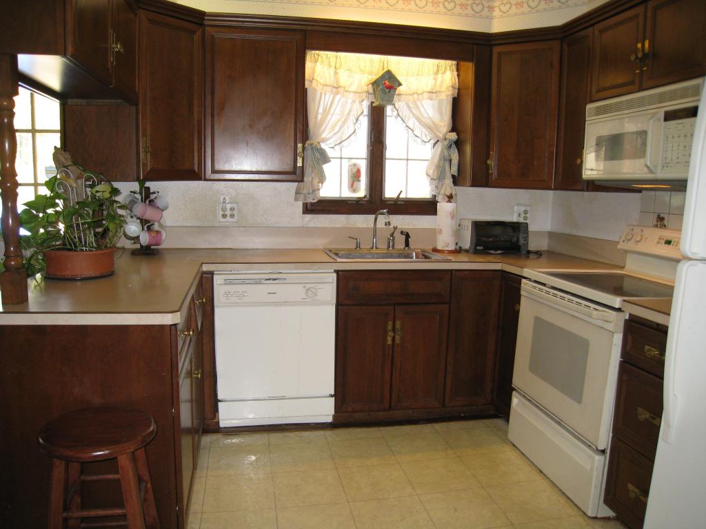 4 JOHN CT