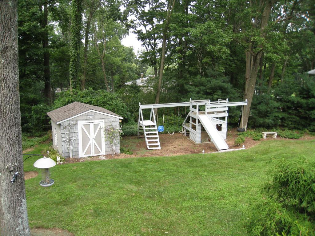4 JOHN CT
