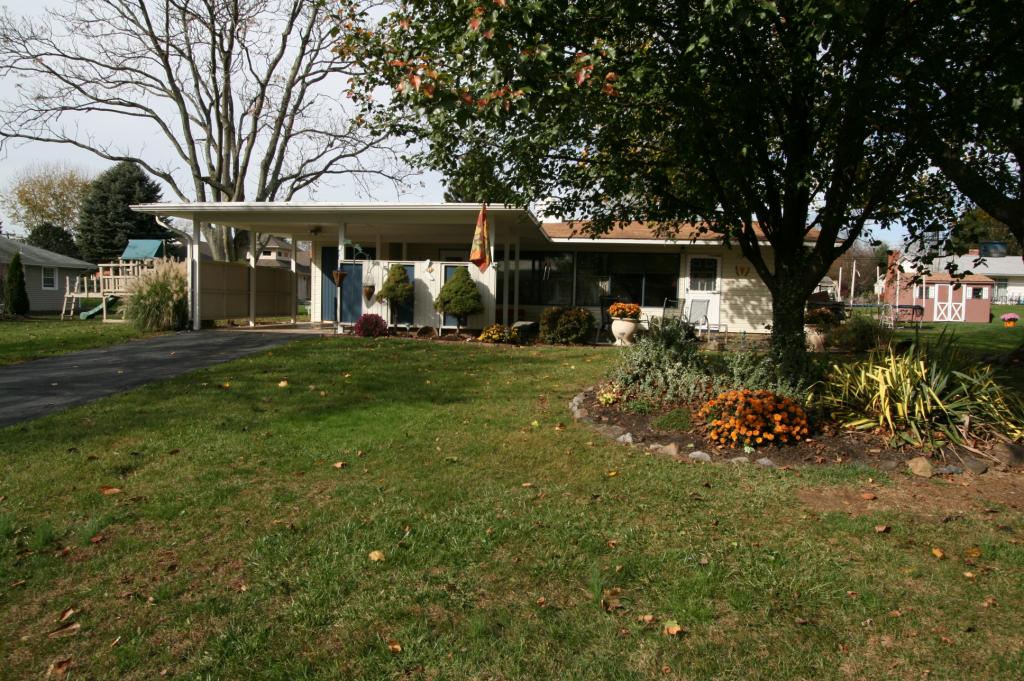 607 LYNDA RD
