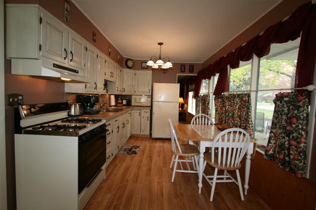 607 LYNDA RD