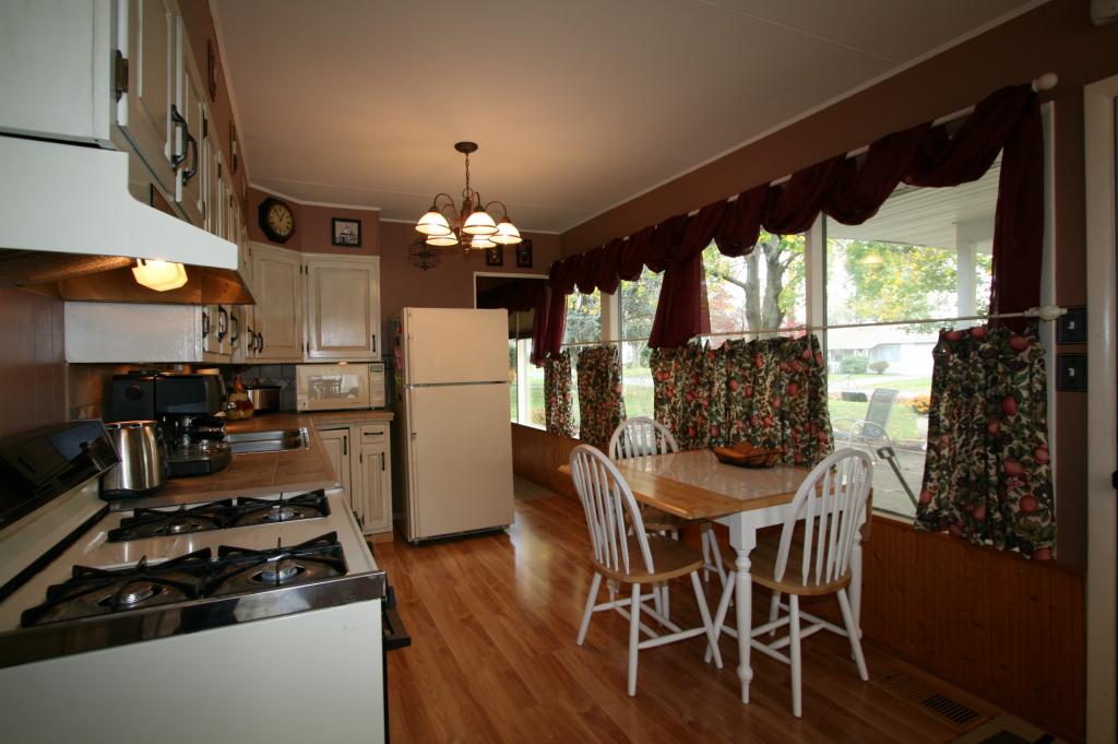 607 LYNDA RD