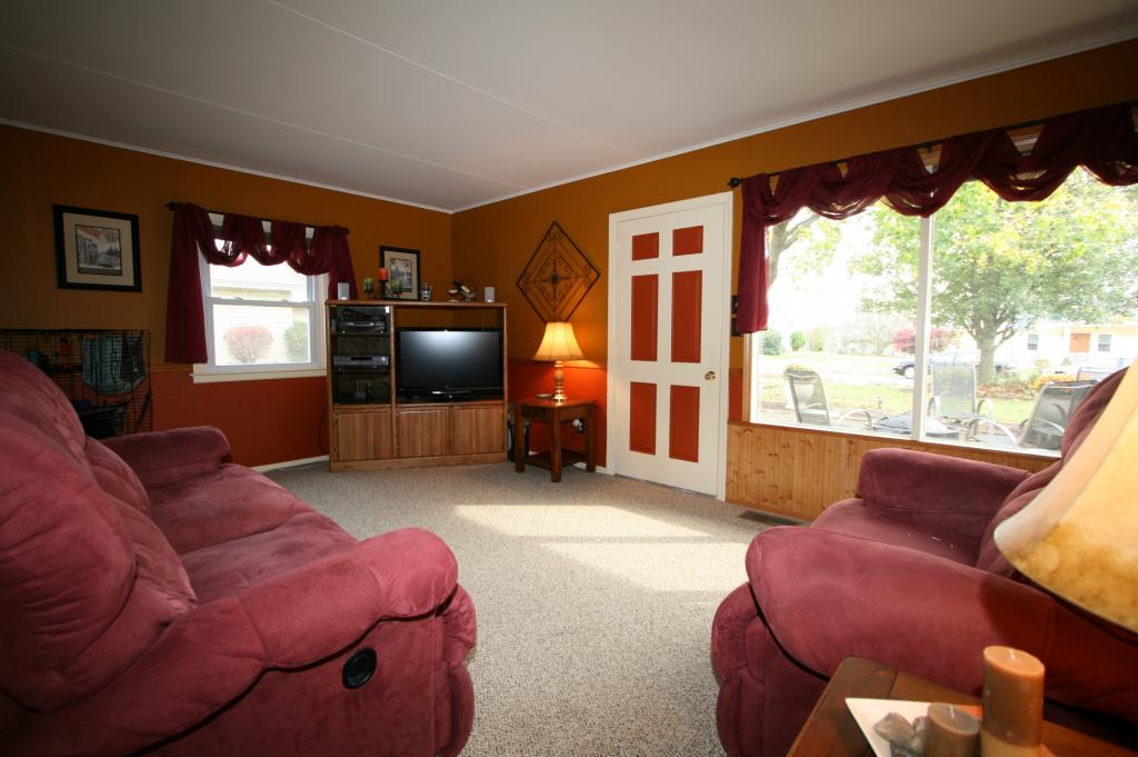 607 LYNDA RD