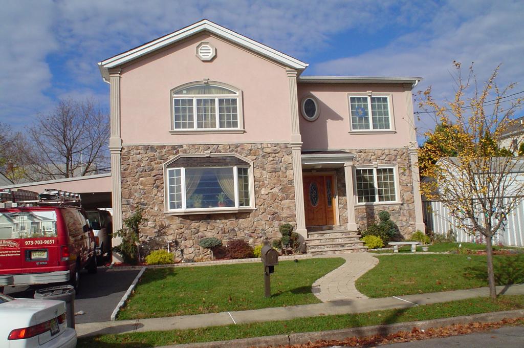 MLS #/Web ID: 2728323