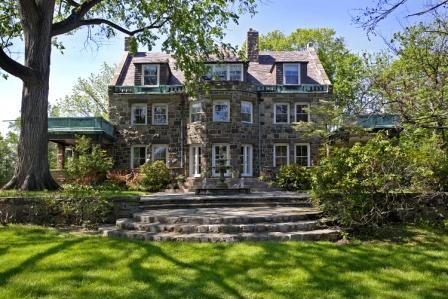 MLS #/Web ID: 2737423