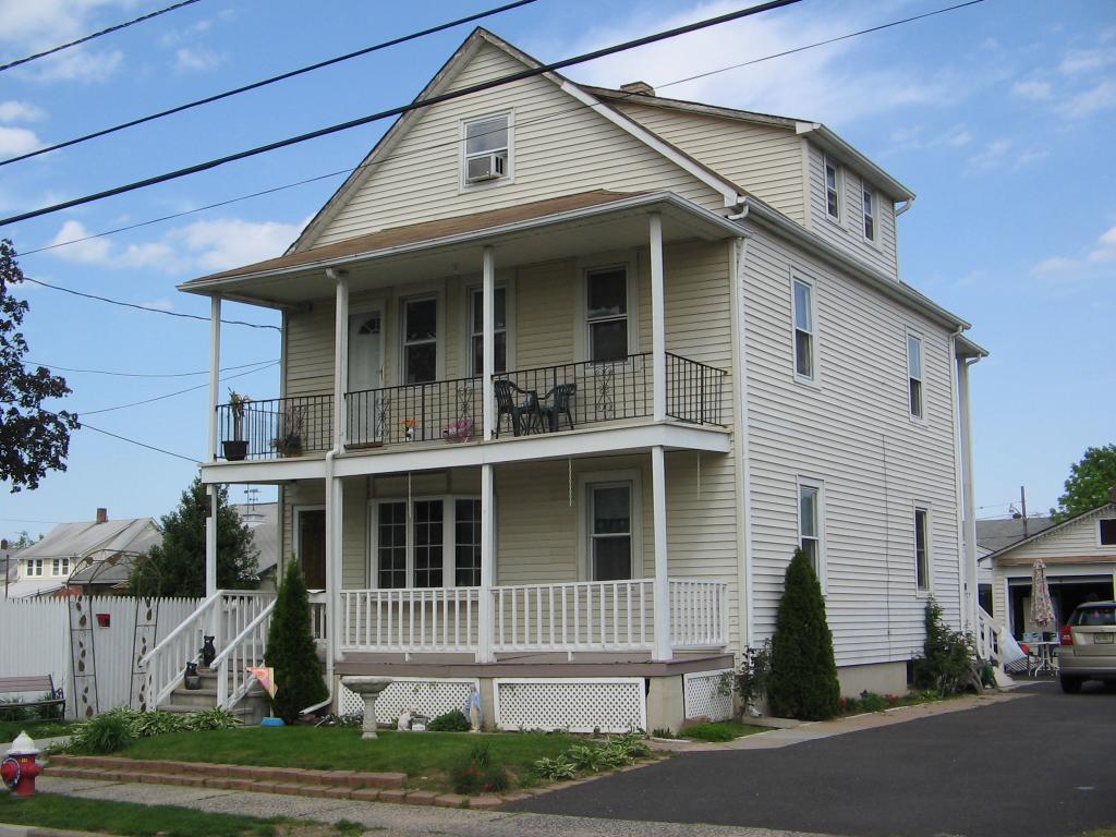 230 N 10TH AVE