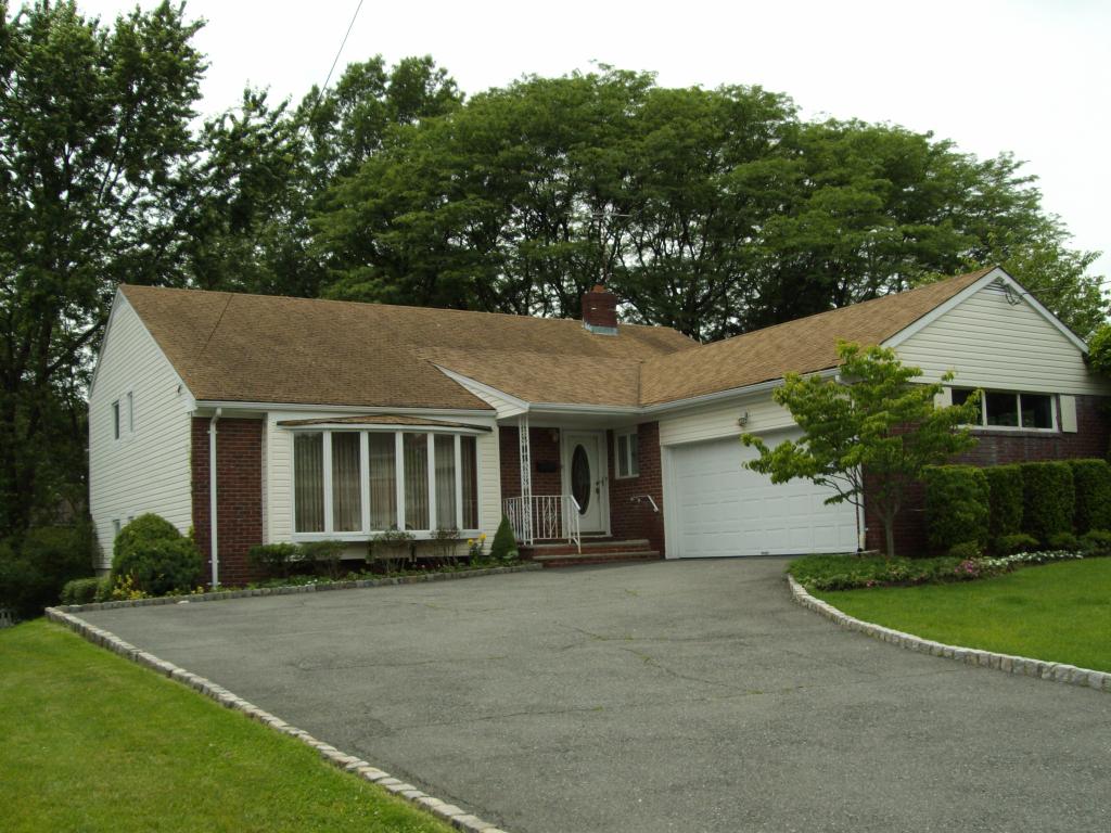 MLS #/Web ID: 2691824