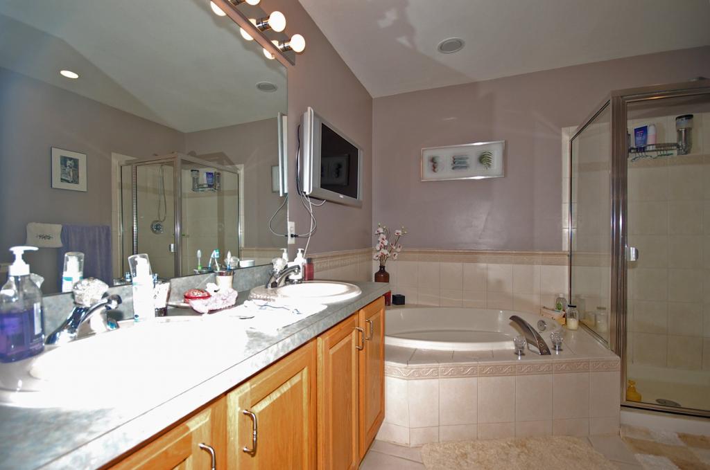 MLS #/Web ID: 2697224