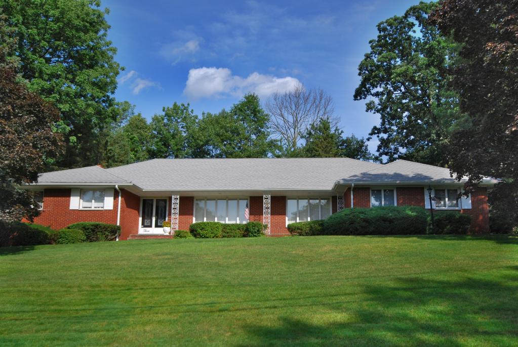 MLS #/Web ID: 2704424