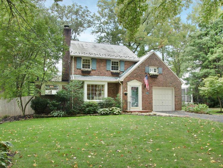 722 KNOLLWOOD TER