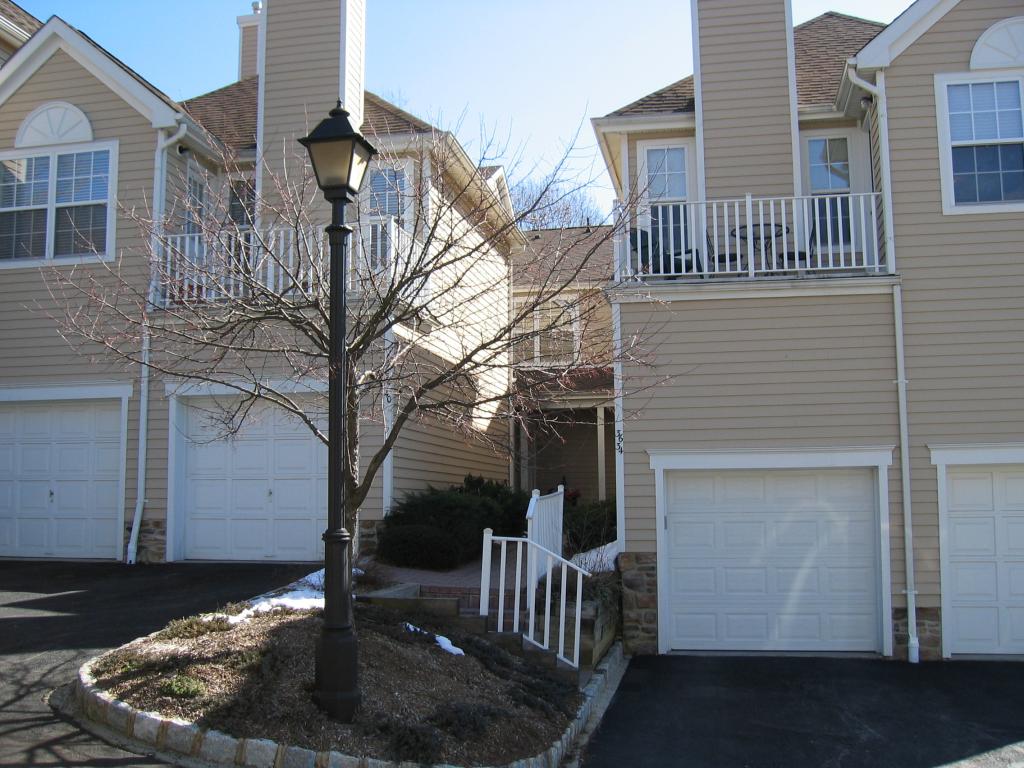 38 SPRINGHOLM DR