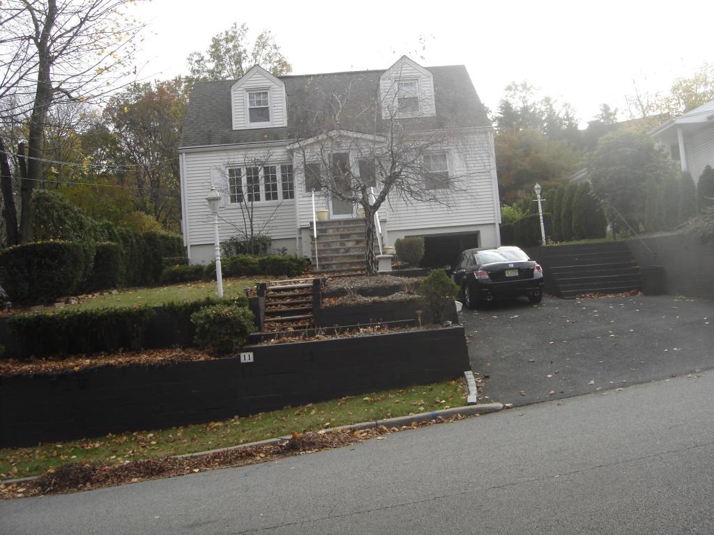 MLS #/Web ID: 2725624