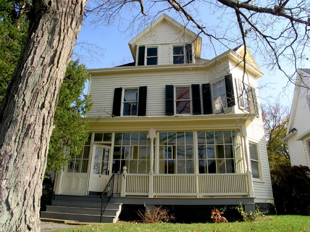 261 SPEEDWELL AVE