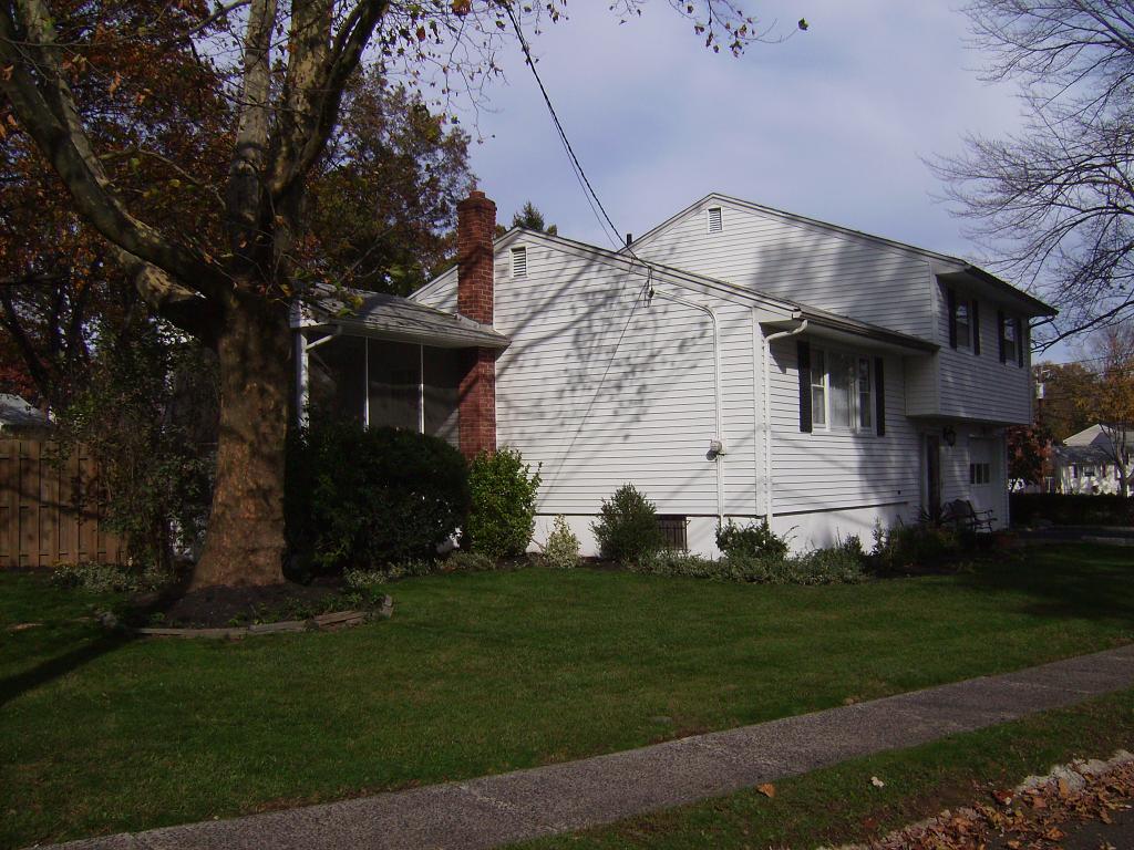 903 RANDOLPH PL