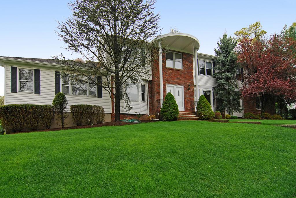 31 HOWELL DR