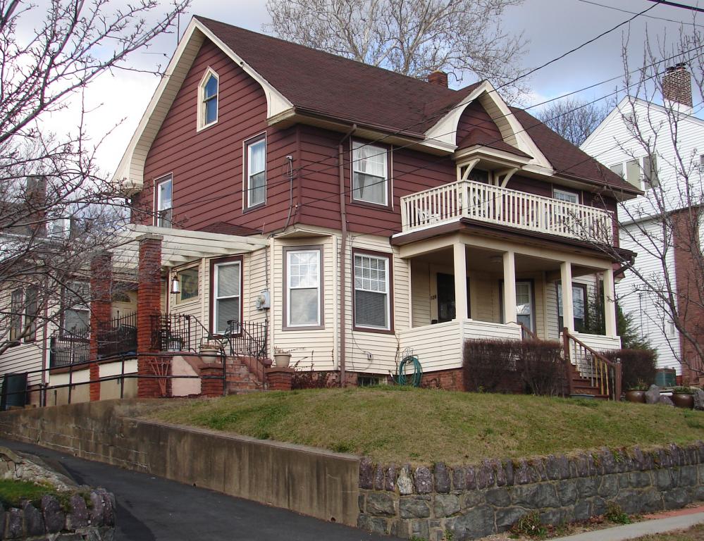 120 CORNELIA ST
