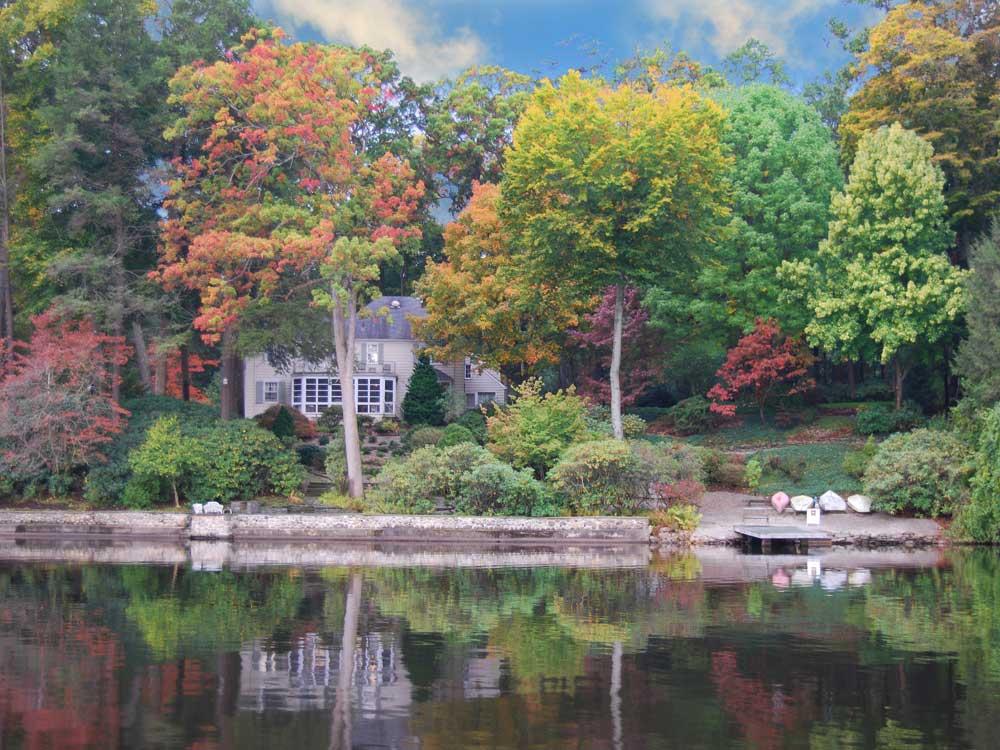 714 PINES LAKE DR