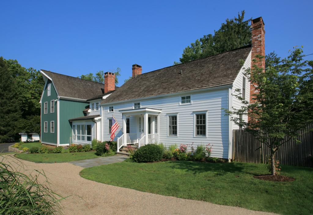 MLS #/Web ID: 2699725