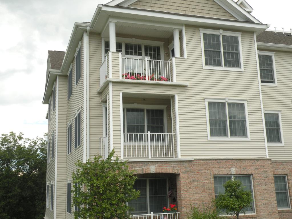 MLS #/Web ID: 2699825